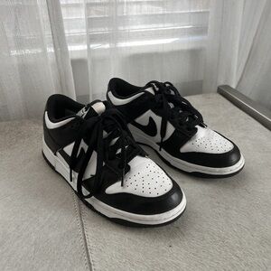 Nike Low Dunks - Black & White - Panda